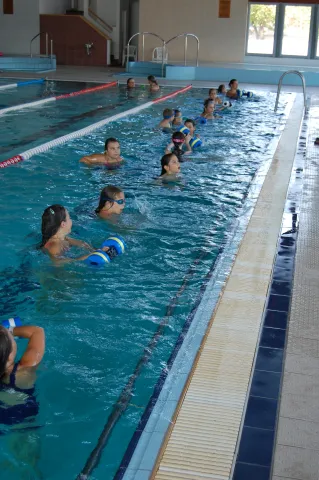 Medencében a tréningezők